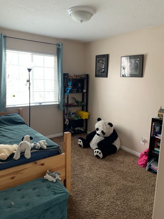 Building Photo - 3 Bedroom Townhome in Provo's Westside
