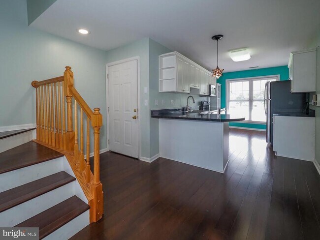 Building Photo - 9 Owens Landing Ct