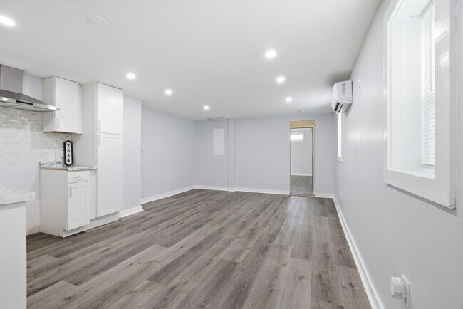 Building Photo - West Nashville Rental
