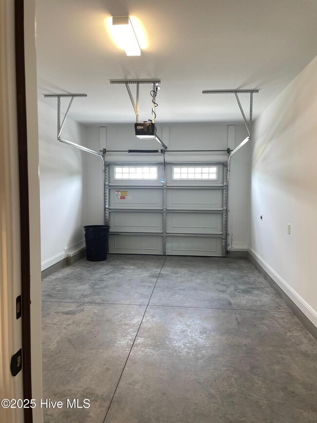 Building Photo - 4227 Laurel Rdg Dr