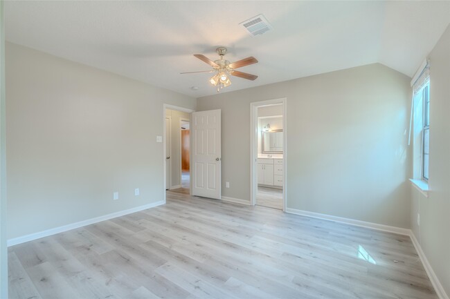 Building Photo - 5938 Theall Rd