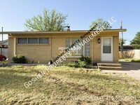 Building Photo - 1125 E Catalina St