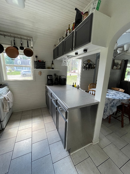 Building Photo - 534 Parker Ave