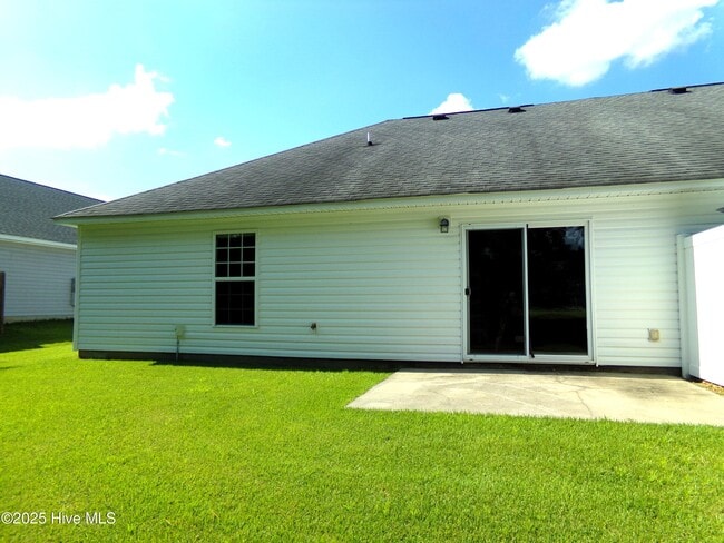 Building Photo - 421 Nordhoff St