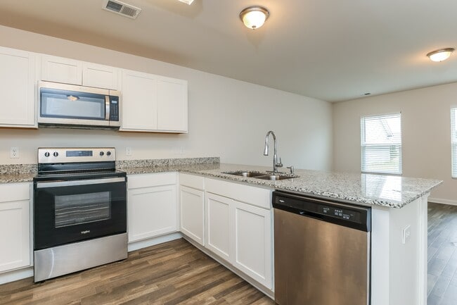 Building Photo - 869 Nursery Rdg Dr