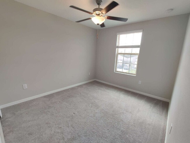 Building Photo - 7127 Samuel Ivy Dr