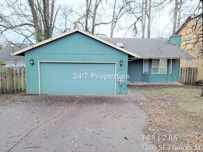 Building Photo - Updated 3BD | 2BA Home with Garage & Large Deck - Hillsboro