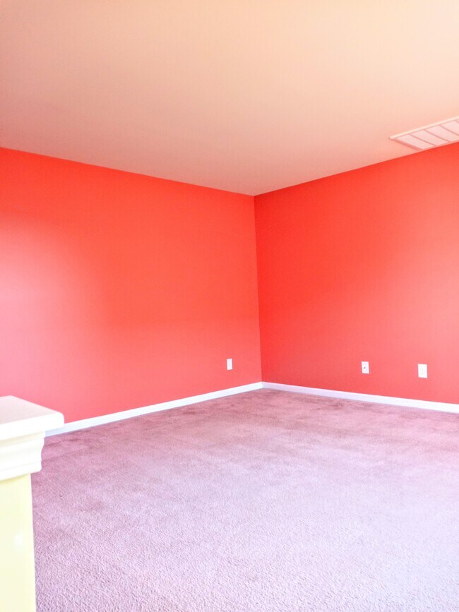 Building Photo - 1006 Collington Dr