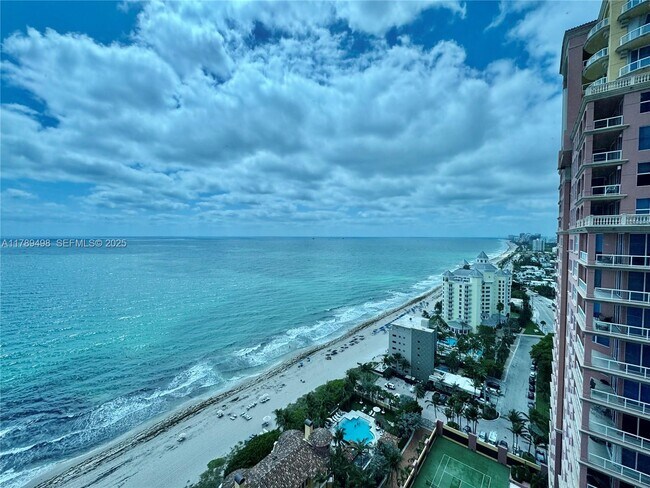 Building Photo - 2110 N Ocean Blvd