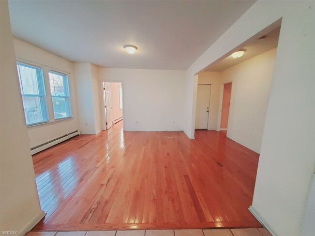 Building Photo - 3 br, 2 bath Condo - 40 Tierney St Apt 1