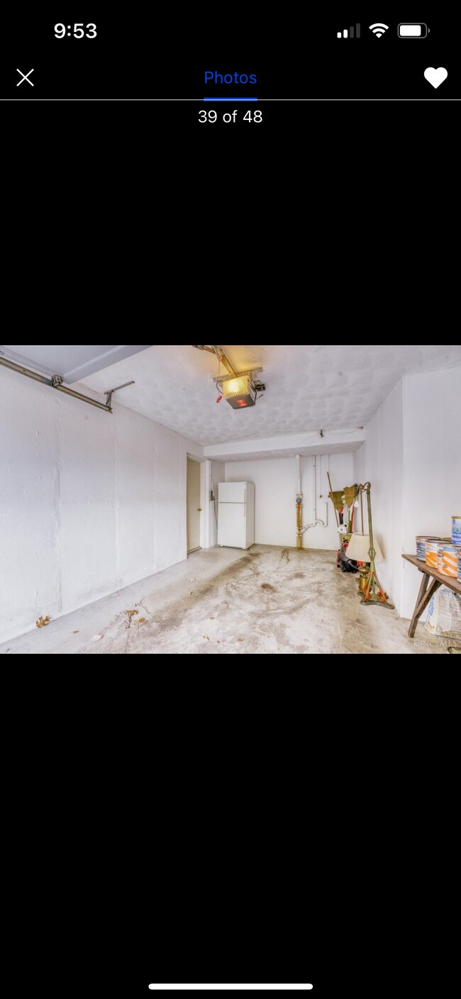 Building Photo - 680 Overland St