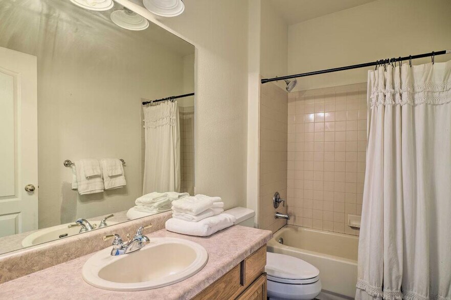 Building Photo - 6414 Caddy Point