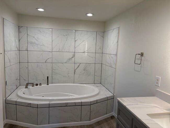 Building Photo - Spacious 3-Bed + Flex Room on Private Fenced 2 Acres, Huge Shop