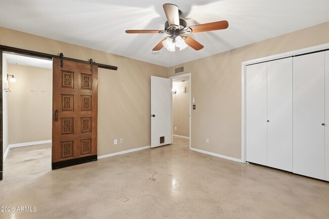 Building Photo - 620 S Essex Ln