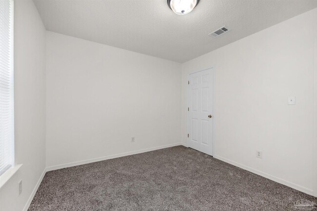 Building Photo - 9568 Brentwood Blvd