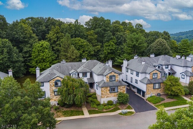 Building Photo - 70 Overlook Dr