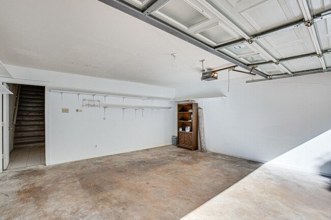 Building Photo - 8750 Park Ln