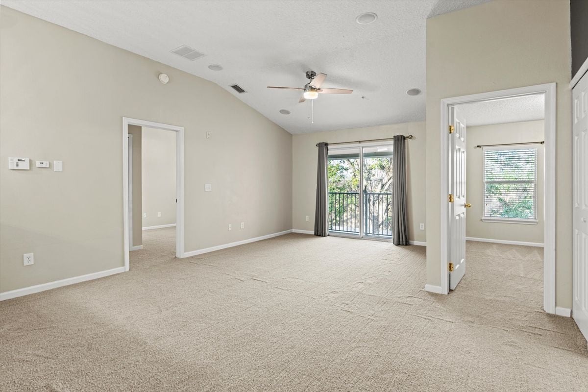 Building Photo - 7043 Deer Lodge Cir