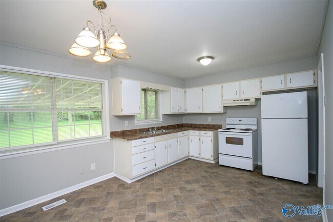 Building Photo - 3423 Rosedale Dr NW