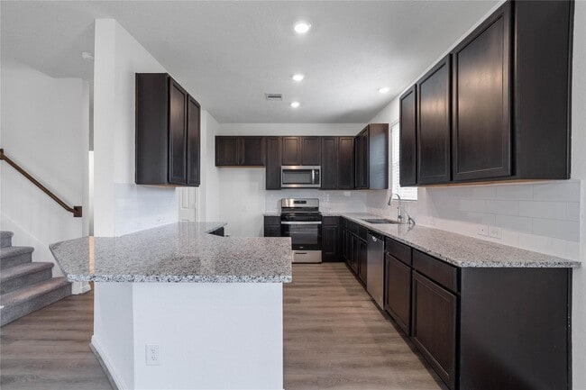 Building Photo - 2800 Cordova Hl Dr