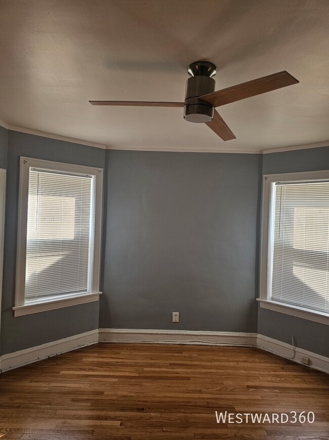 Building Photo - Newly rehabbed three bed/one bath unit ava...