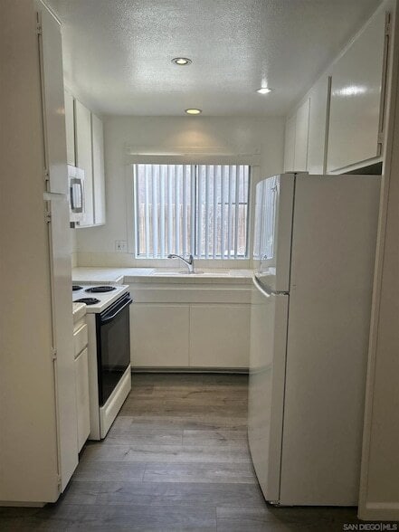 Building Photo - 4443 Kansas St