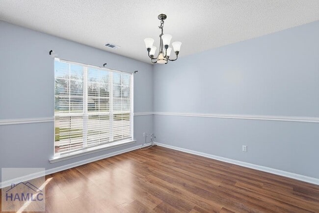 Building Photo - 22 Avocet Way