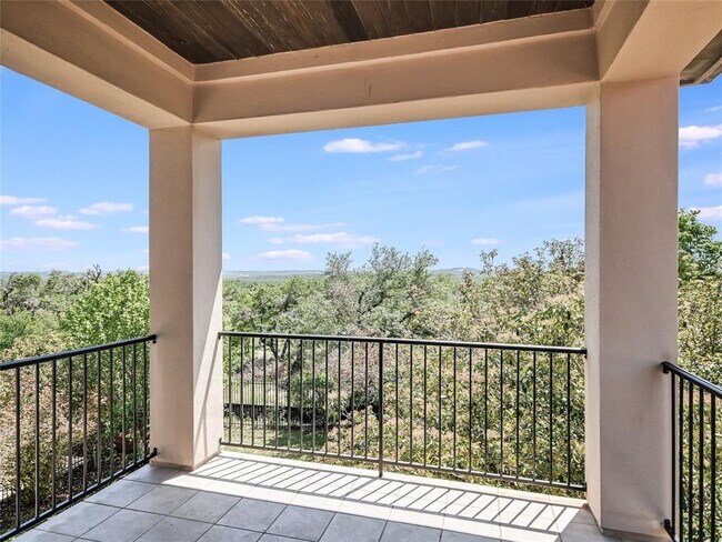 Building Photo - 2305 Gilia Dr