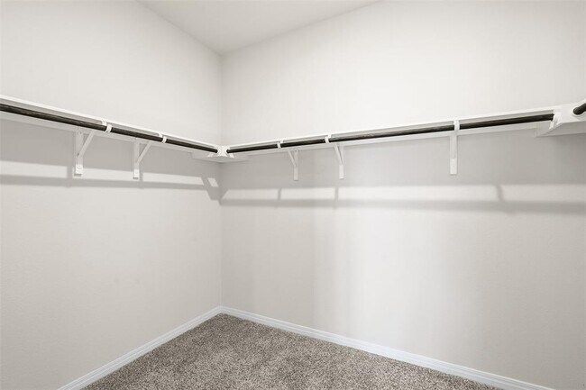 Building Photo - 520 Loriner Wy
