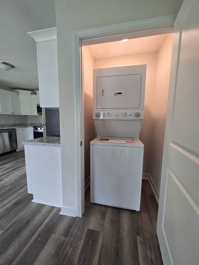Building Photo - Brand new unfurnished 2 bedroom, 1 bath du...