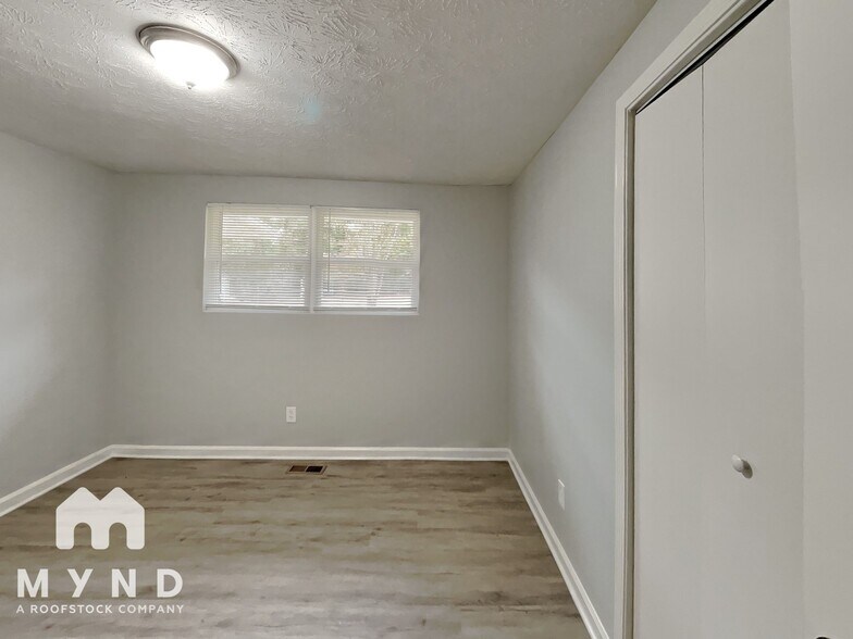 Building Photo - 6150 Lullwater Dr