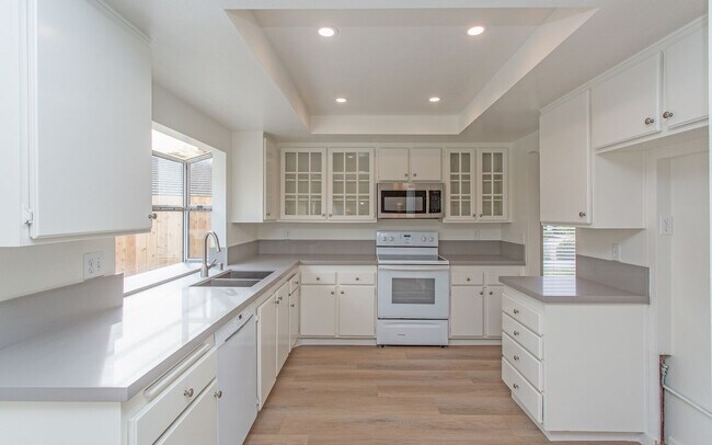 Building Photo - 7960 Represa Cir