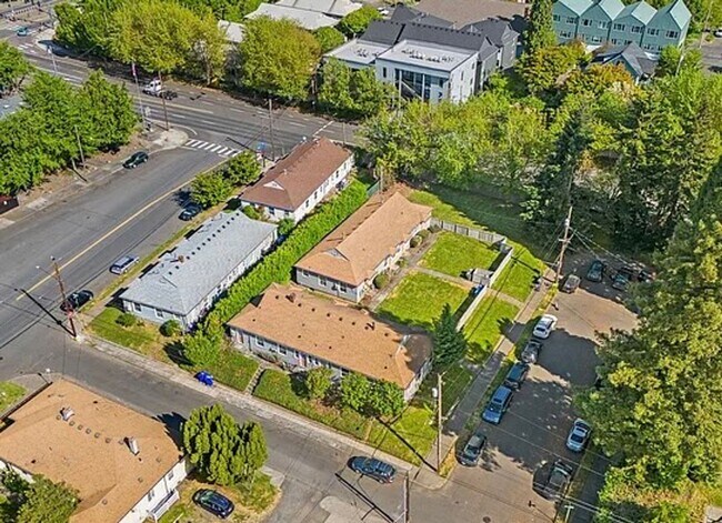 Building Photo - Delightful Updated 1-bedroom unit.