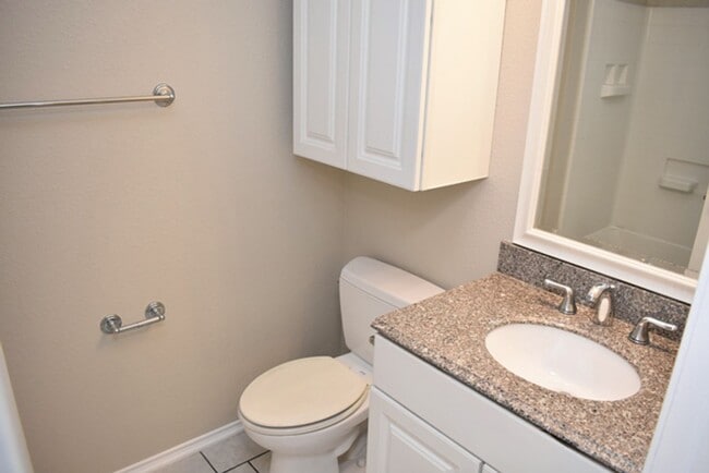 Building Photo - 14000 Silkwood Dr