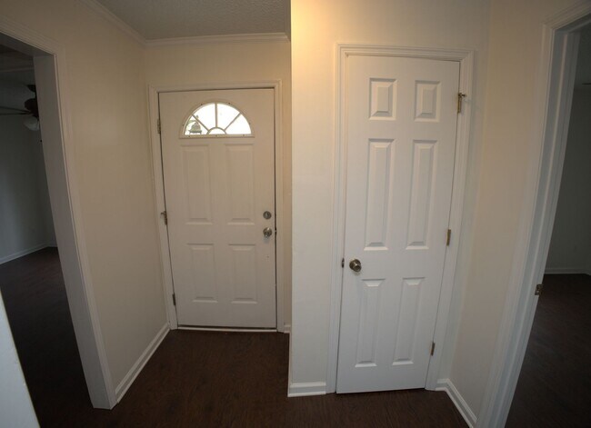 Building Photo - 1544 Woodard Street