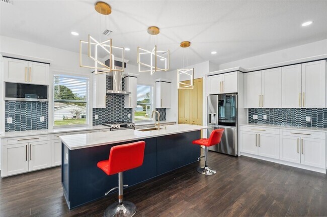 Building Photo - 8605 Inwood Dr