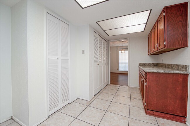 Building Photo - 3803 Cypressdale Dr