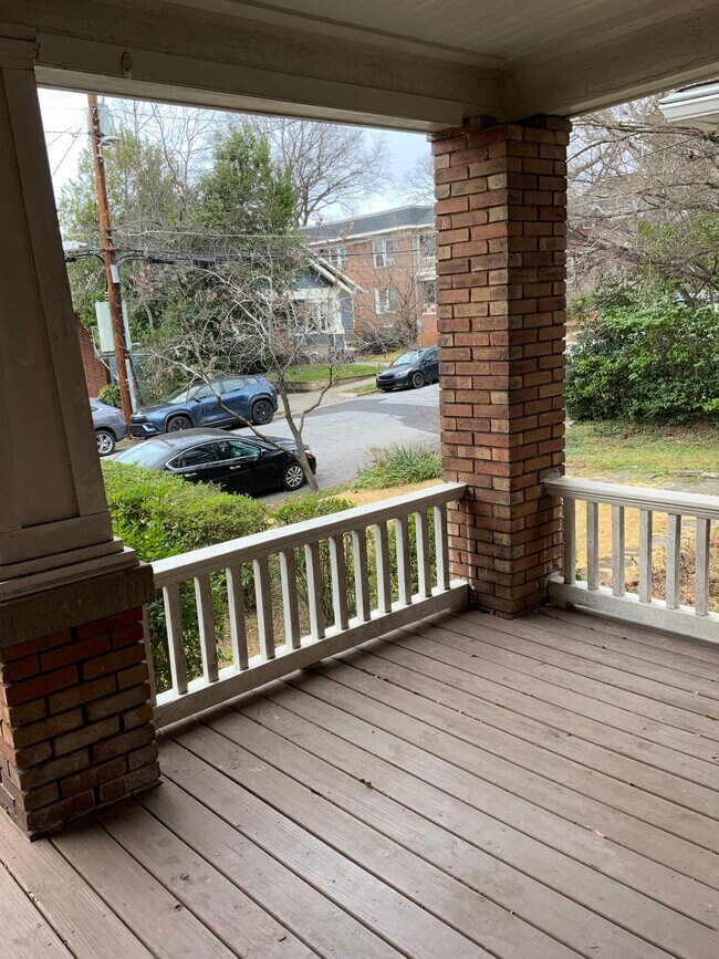 Primary Photo - 663 Linwood Ave NE