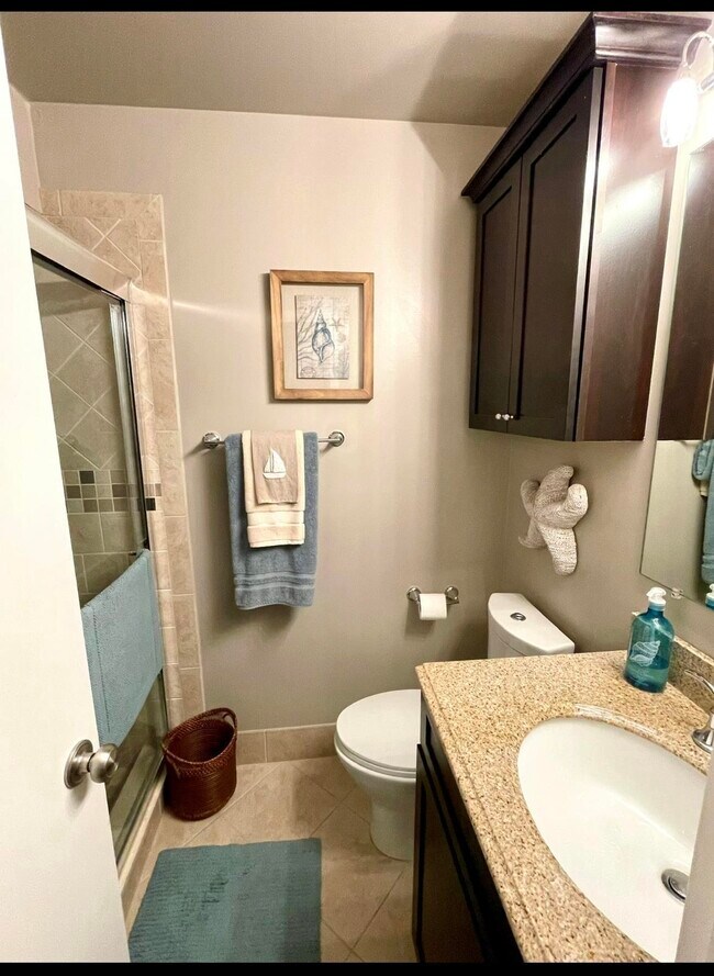 Building Photo - 823 Periwinkle St