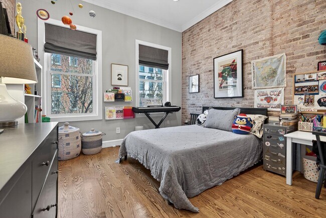 Building Photo - 926 Park Ave