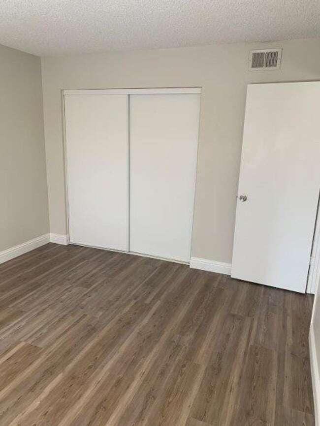 Building Photo - 5552 Keoncrest Cir