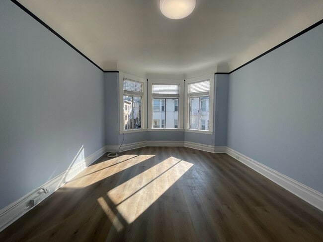 Building Photo - 1062 Washington St