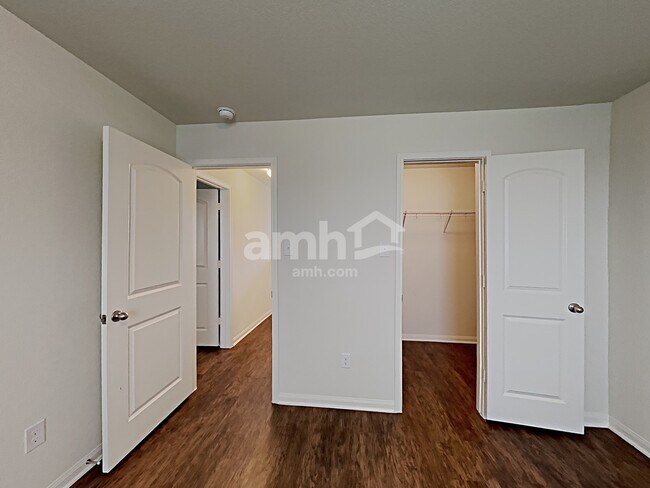 Building Photo - 7734 Watersedge Cove