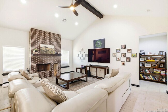 Building Photo - 418 Tawny Oak Cir