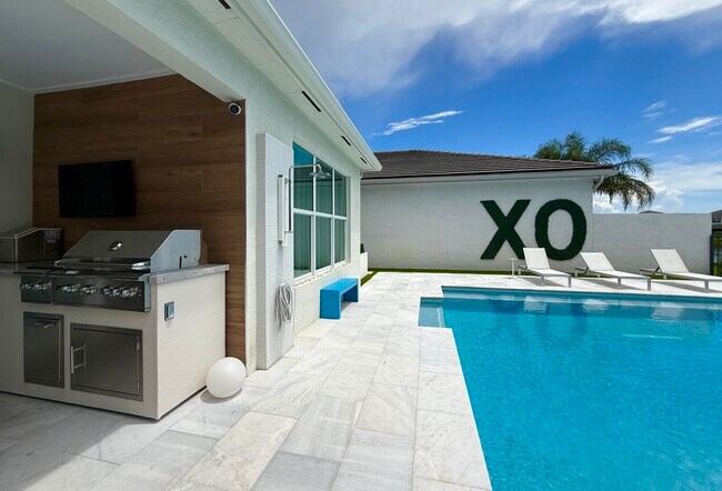 Building Photo - 9842 Salty Bay Dr