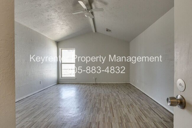 Building Photo - 6913 Fawn Canyon Dr