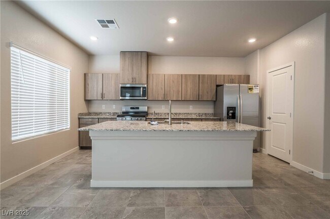 Building Photo - 3823 Corellia Ave