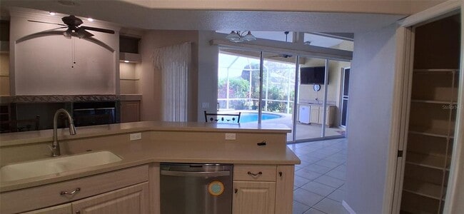 Building Photo - 4045 Crockers Lake Blvd