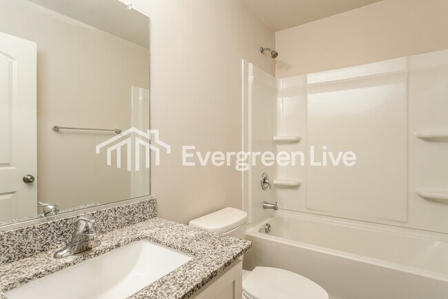 Building Photo - 125 Raymond St