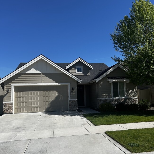 Building Photo - 3440 E Girdner Dr